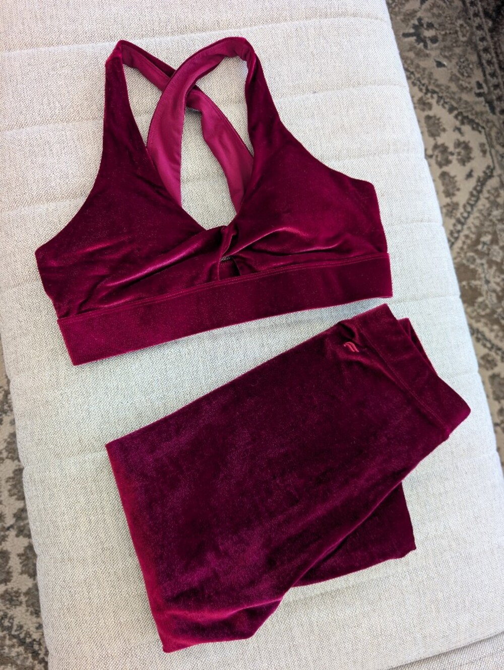 Fabletics Emma Velour Leggings & Oasis Twist Velour Bra Set | Size M